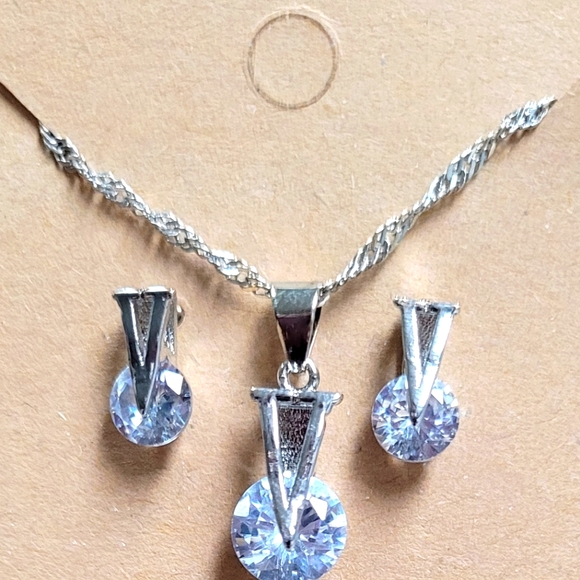925S Crystal V Shaped Pendant Necklace/Earrings Set - Picture 3 of 4